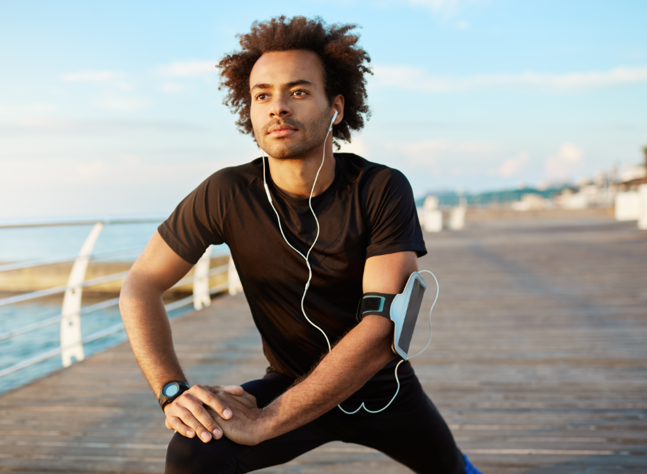 Homem se preparando para correr